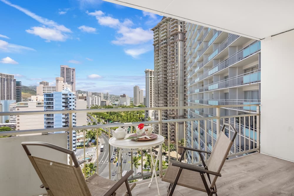 Waikiki Apartment | Ilikai Hotel Condo at Waikiki No Parking