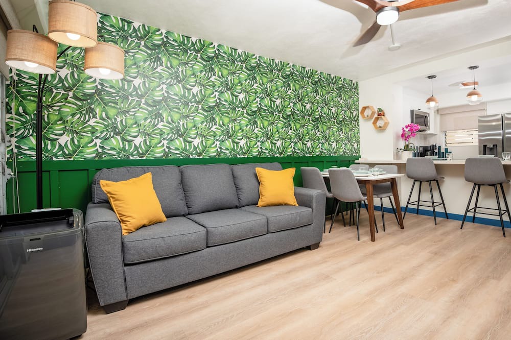 McCully - Moiliili Condo | Royal Aloha by Tropical Escapes Realty