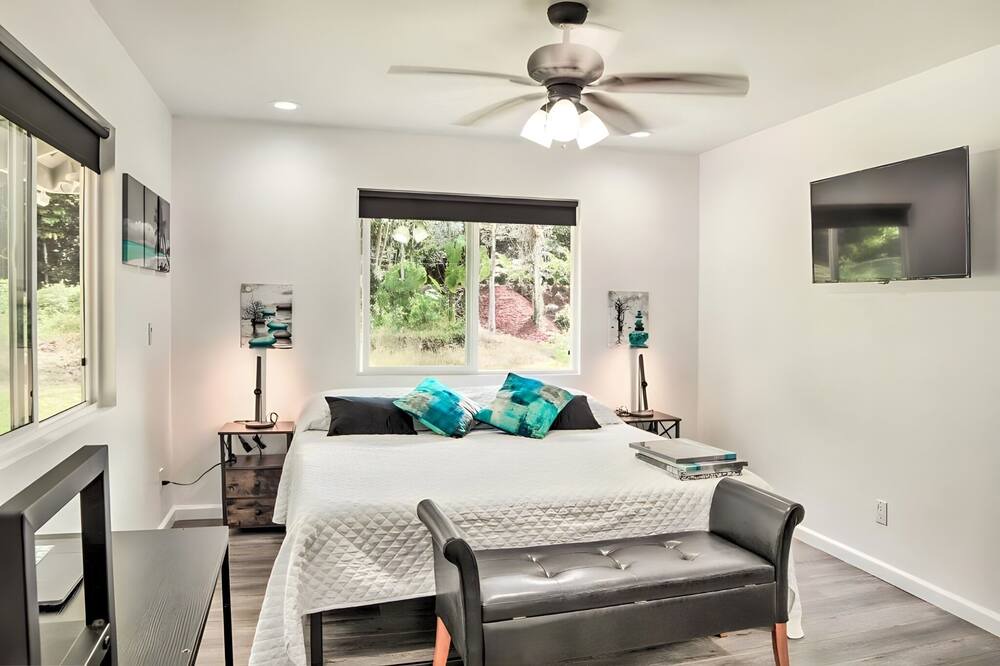 Keaau House | Luxury Hawaii Getaway: Close To Beach & Ocean 3 Bedroom Home by RedAwning
