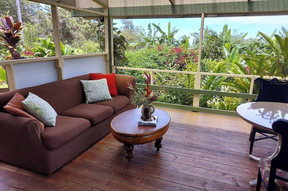 Honokaa Condo | Tiny home Container Nature Homestead Farm Retreat