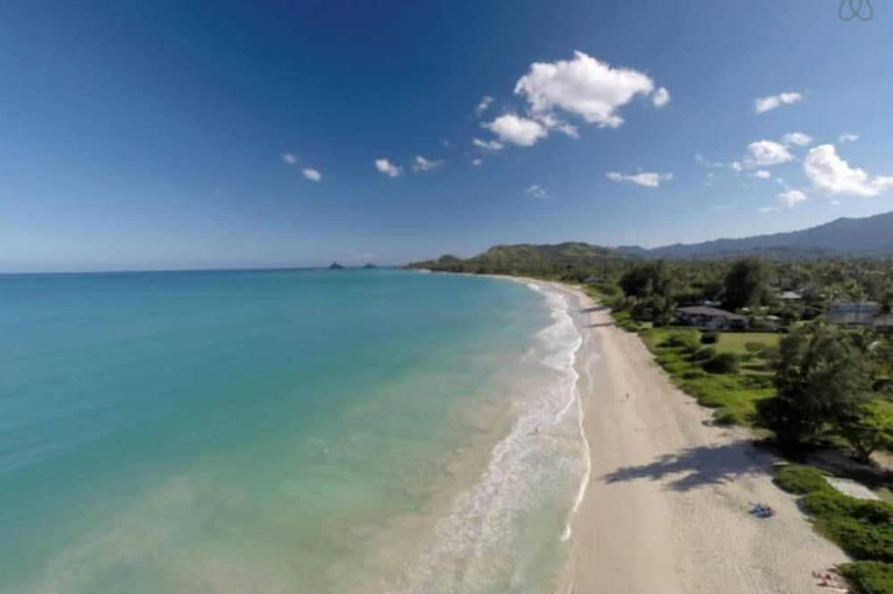Kalama Tract House | 🌴 Vintage Hawai'ian style beach home with 2 bedrooms AC 🌴
