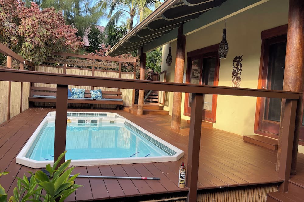 Wainiha House | Beachfront Pool, Hot Tub, ocean & Mt Views 2 bd 2 br + Lanai Bali bed Peaceful