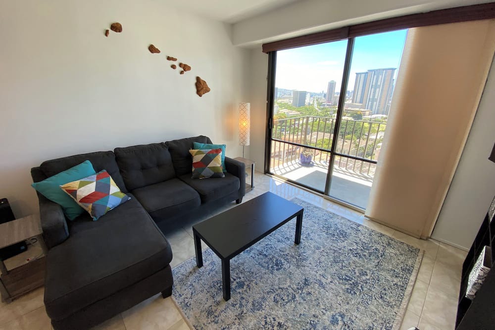 Downtown Honolulu Condo | Stunning ocean, mountain, and city views from Downtown Honolulu. Pet friendly!