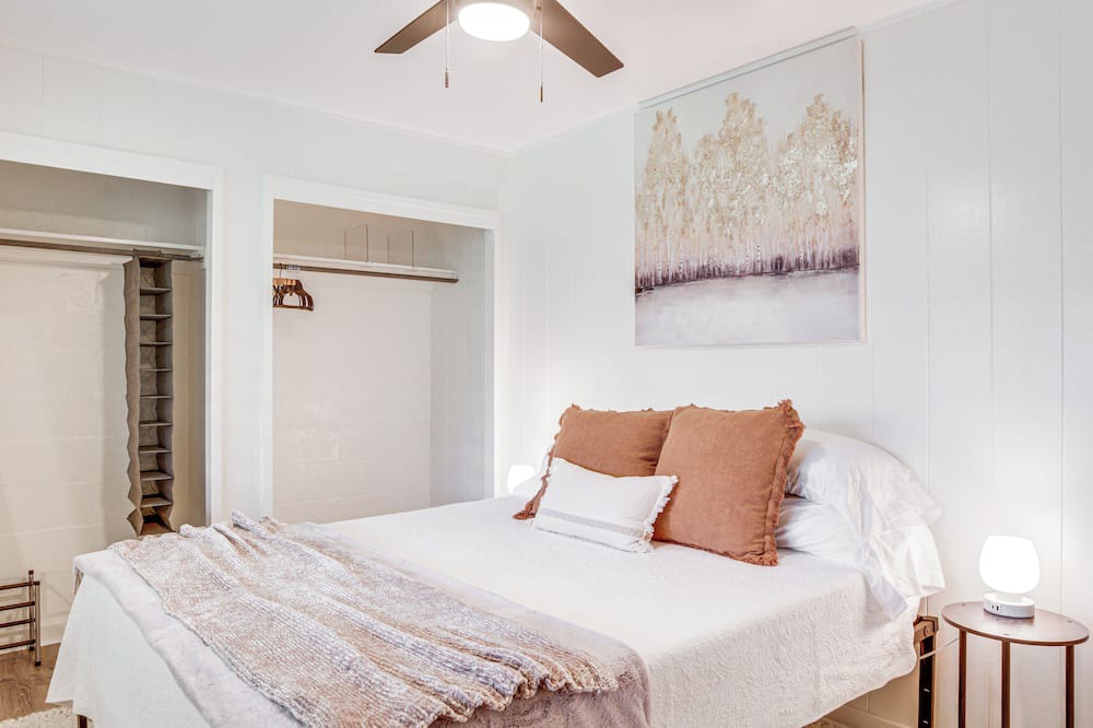 Hilo Apartment | Hilo Apartment w/Lanai - 2 Mi to Beaches!