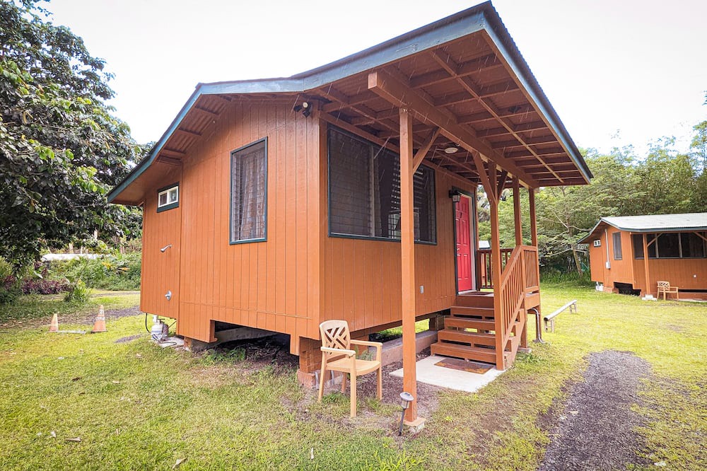 Pahoa Cabin | Deluxe Premium Cabin at Eco Retreat & Farm-Stay
