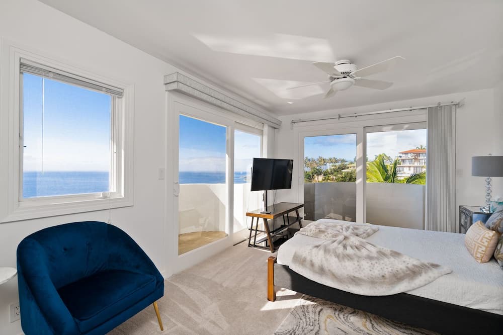 Hawaii Loa Ridge House | Hawaii Ridge Getaway: Luxury Home w/ Pool, Spa, Sport Court & Diamond Head Views