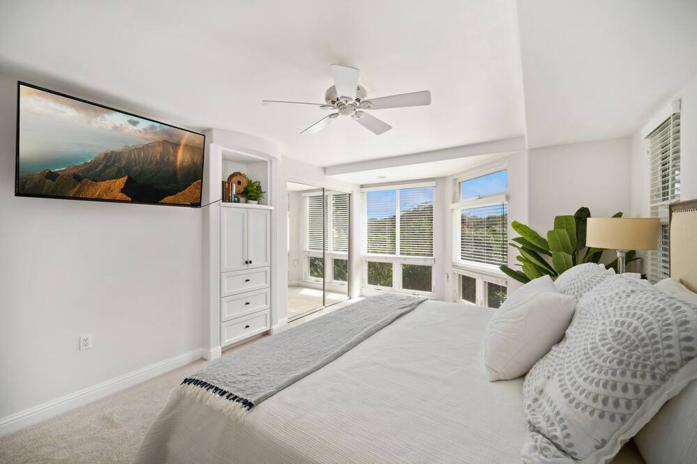 Princeville Condo | Luxurious Townhome with Lush Mountain Views North Shore Kauai