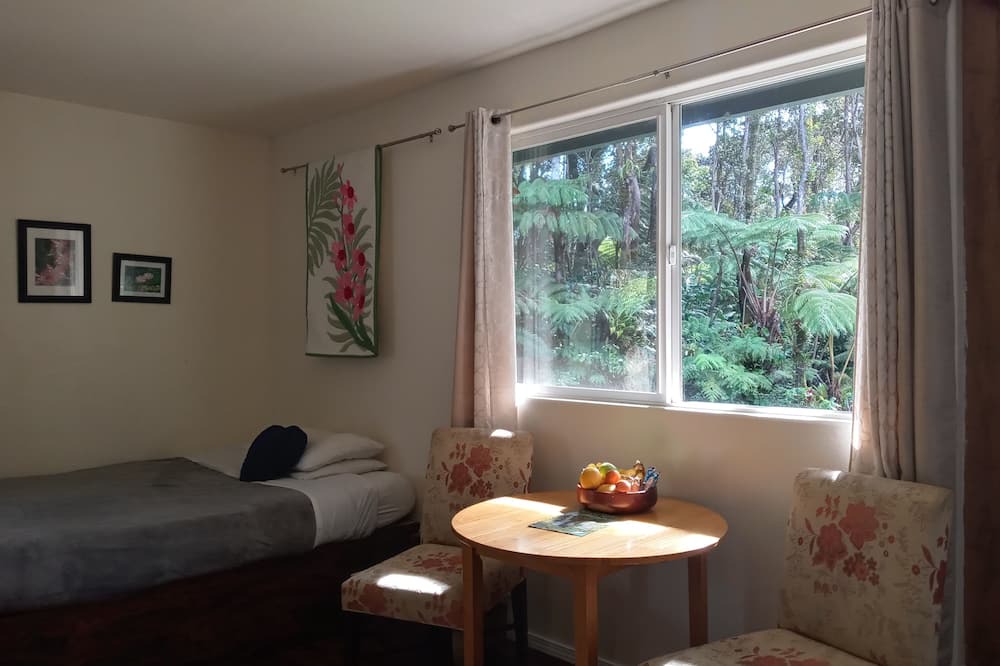 Volcano House | Aloha Crater Lodge