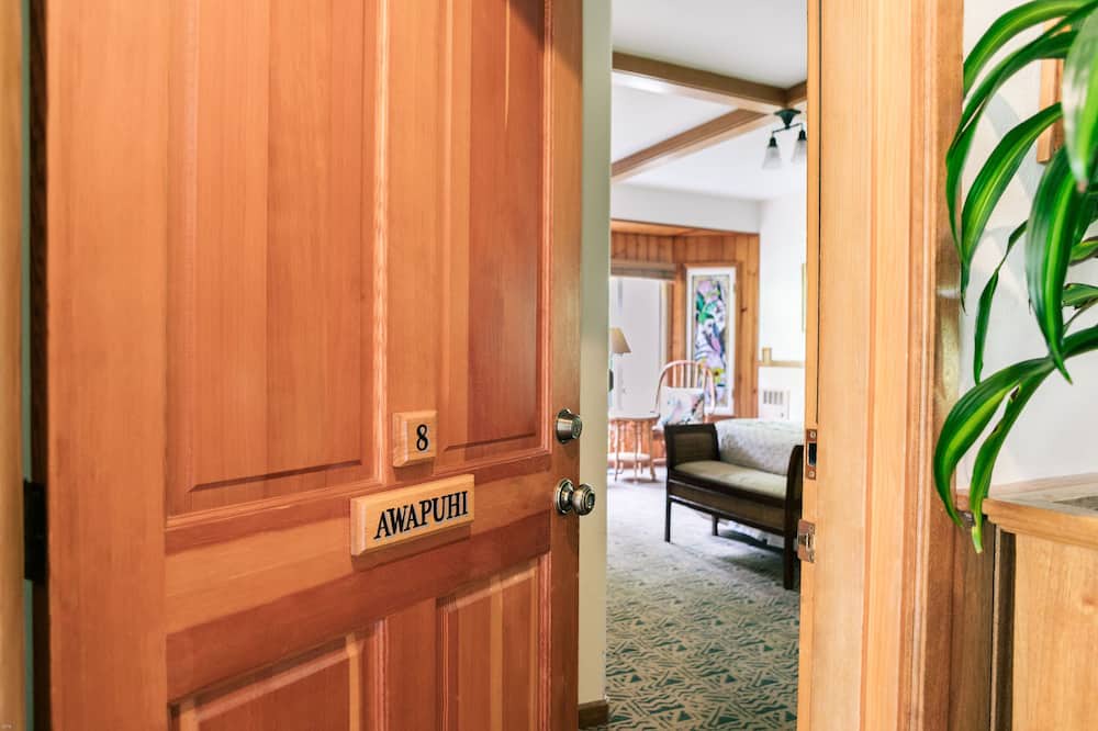 Volcano Bed & Breakfast | Kilauea Lodge and Restaurant