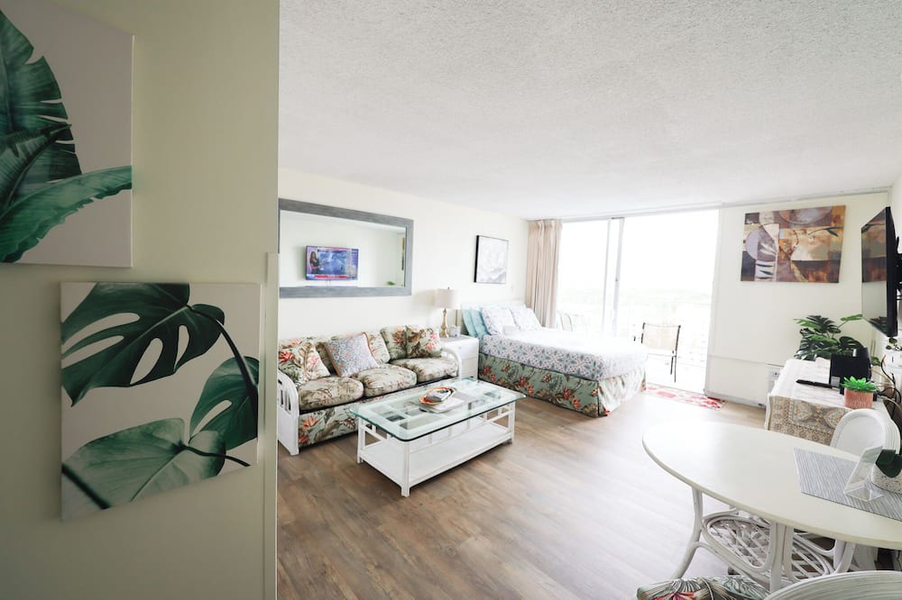 Waikiki Condo | 16 GUESTS , 4 X ❤️AWESOME STUDIOS❤️ , FREE PARKING, 5MIN TO OCEAN