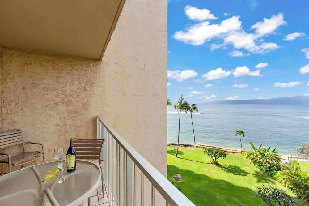 Kahana Condo | 5th floor Oceanview studio, AC, resort amenities, walk to shops, dining, & beach