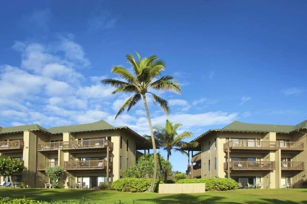Lihue Condo | Ocean Views W/Private Lanai - Kaha Lani 206