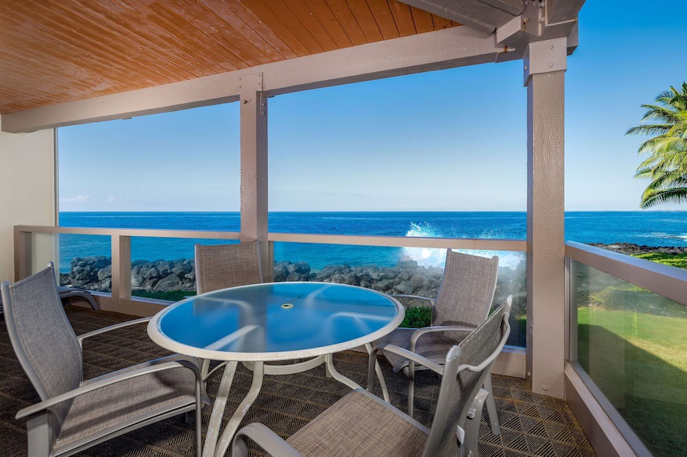 Kahaluu Bay Condo | KKSR#5201 DIRECT OCEANFRONT, BEST 2ND FLOOR CORNER, REMODELED & EXQUISITE!