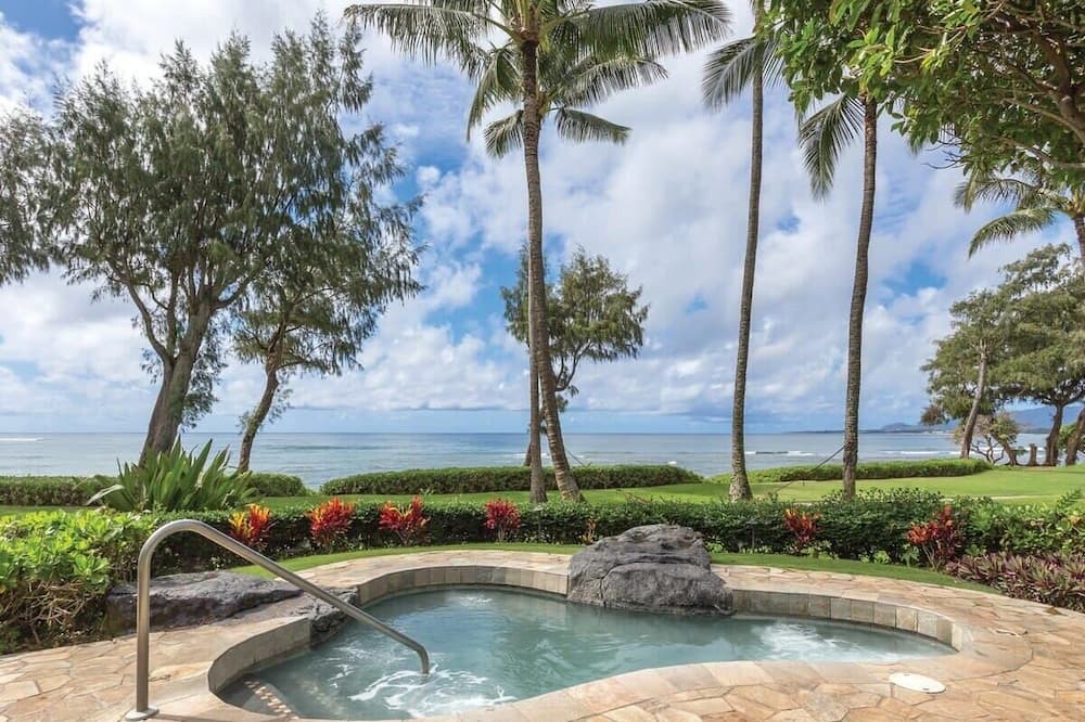 Wailua Condo | Wyndham Kauai Beachboy Resort | King Bed Studio