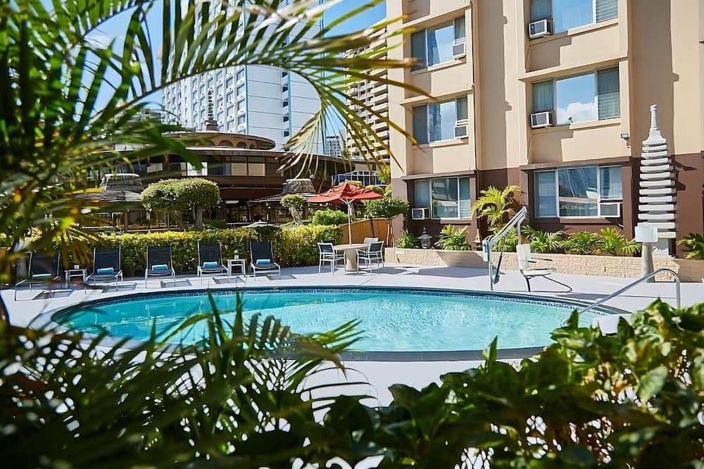 Ala Moana House | Relax and Unwind! 4 Beautiful Units, Pet-Friendly Property, Onsite Pool