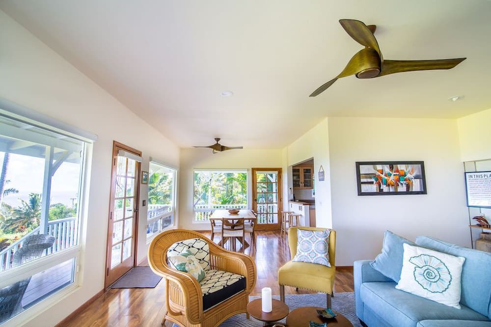 Laupahoehoe House | Relaxing Gardens - Peaceful Retreat w/Panoramic Ocean Views
