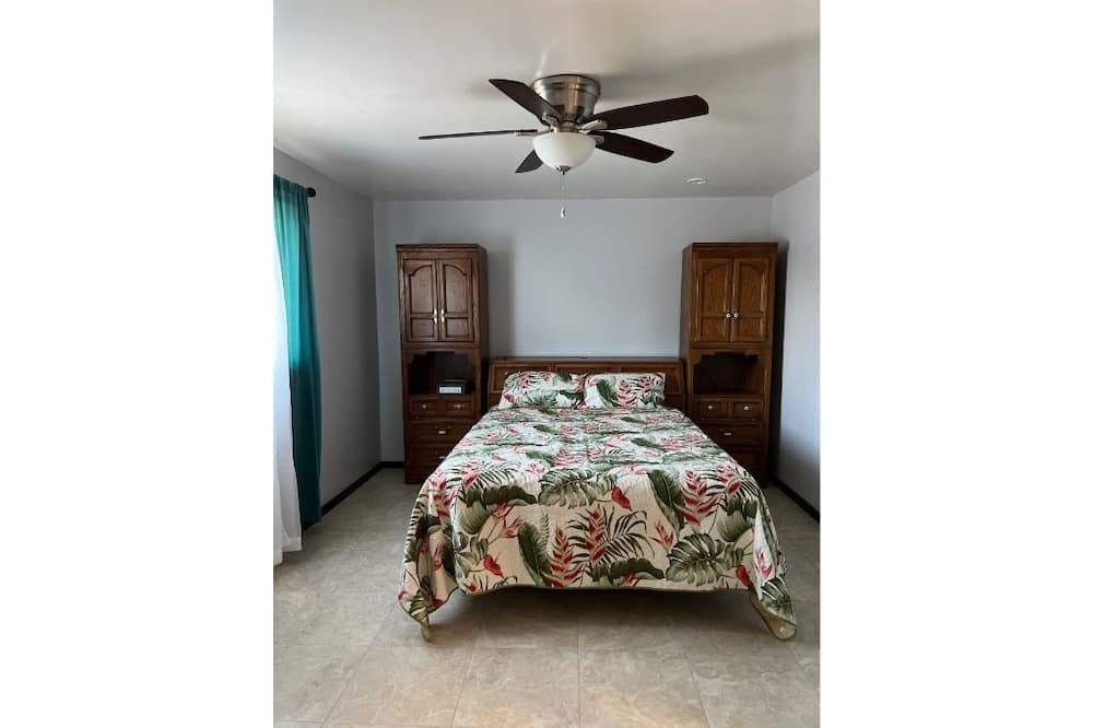 Waianae House | No Neighbors or streetlights. After March 9, 2025,will be a 1 bdrm. 1 ba.