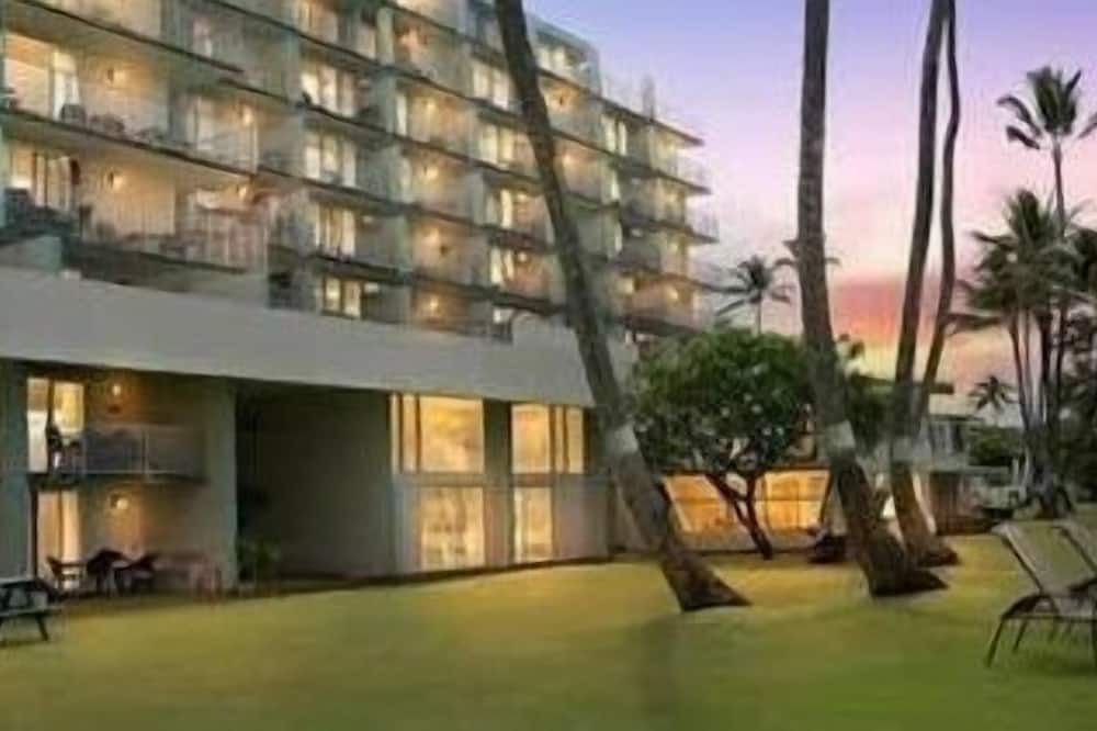 Punaluu Condo | Beachfront Condo with Amazing View