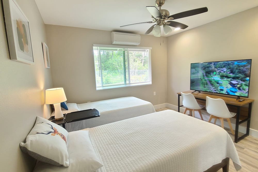 Keaau House | Air Conditioned 2 Bedrooms 1 Bath Apartment, fine decorated, Free Laundry in HPP