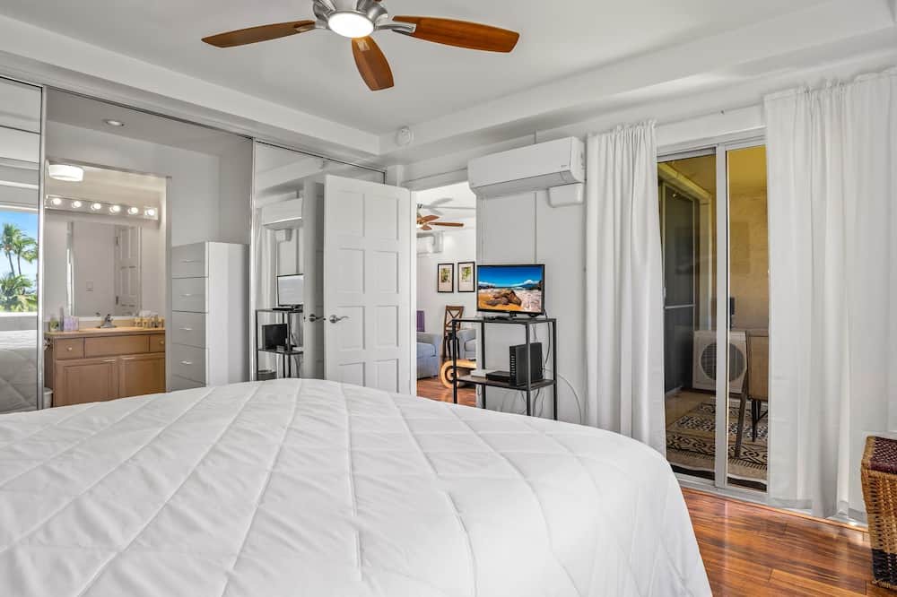 Kihei Condo | Menehune Shores #422 Updated Unit, Wifi, Panoramic Ocean Views, Great Rates