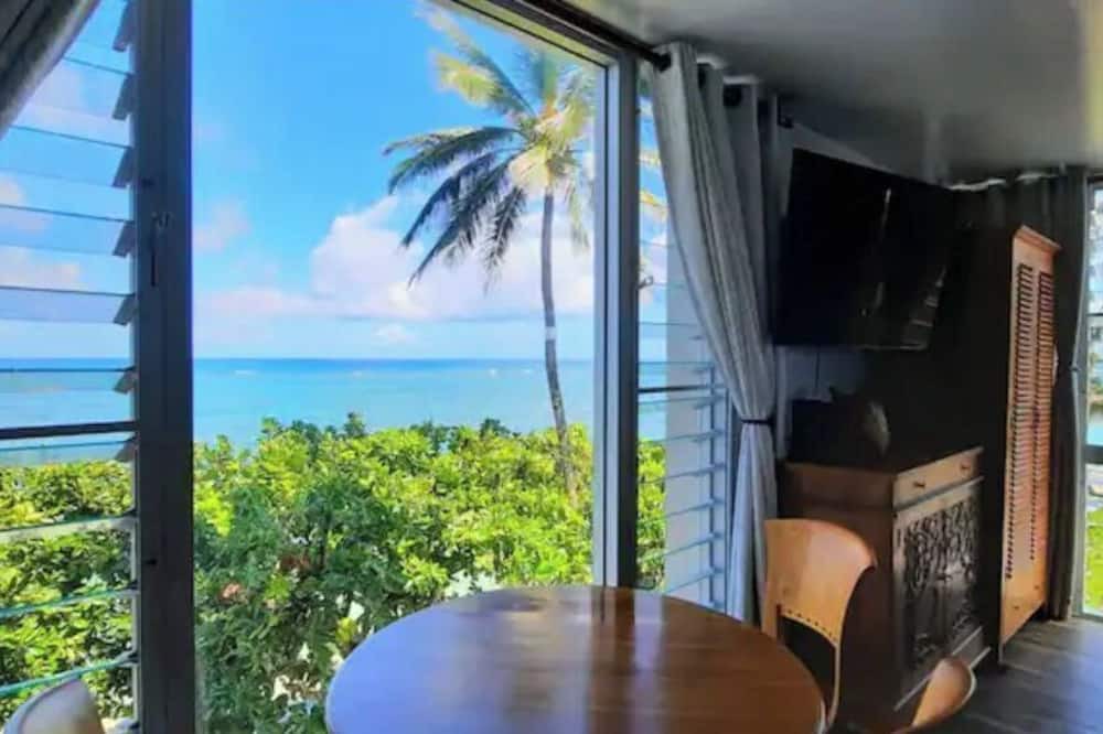 Punaluu Condo | Breezy Beachfront Getaway w180 degree Oceanview
