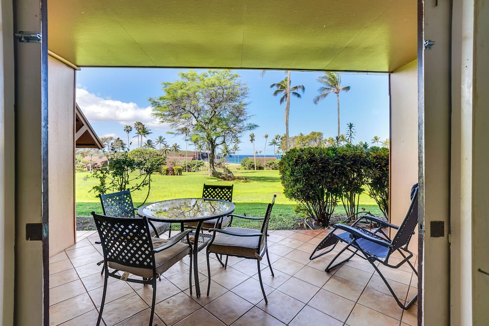 Maunaloa Apartment | Walk to Beach: Ocean-View Maunaloa Studio