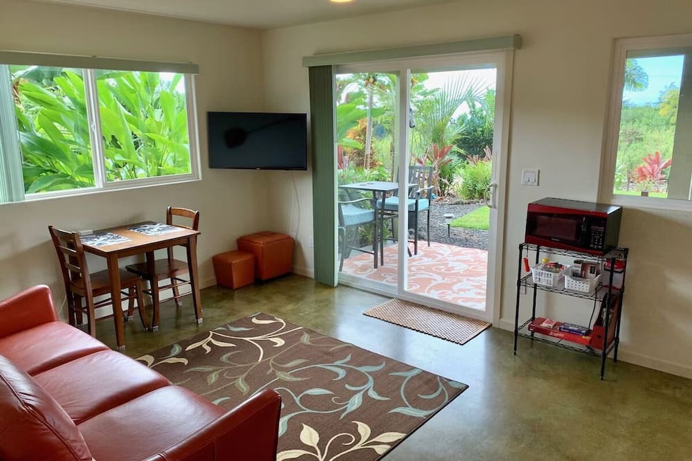 Kailua-Kona Apartment | Immaculate; Air Cond; Ocean/Garden views;GIG WiFi6 S