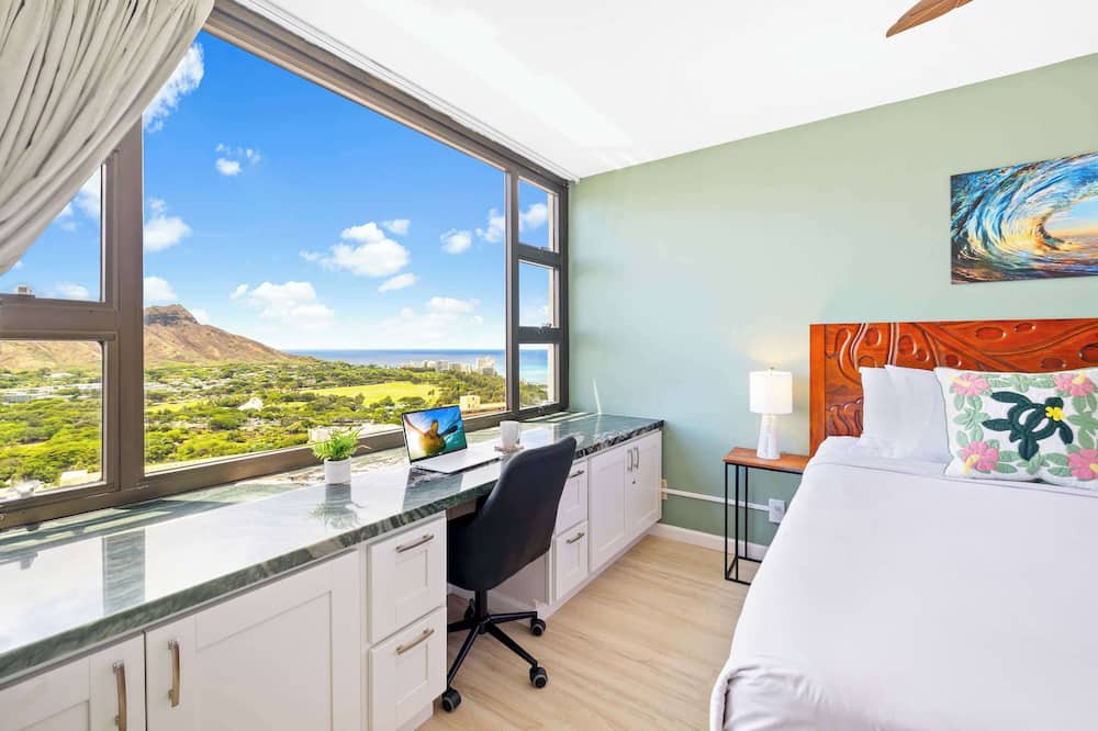 Waikiki Condo | 36FL Ocean view condo w/Diamond Head & parking