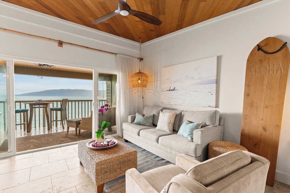 Kahana Condo | Oceanfront Studio | AC |Pohailani 212|Sunset Views | Remodeled