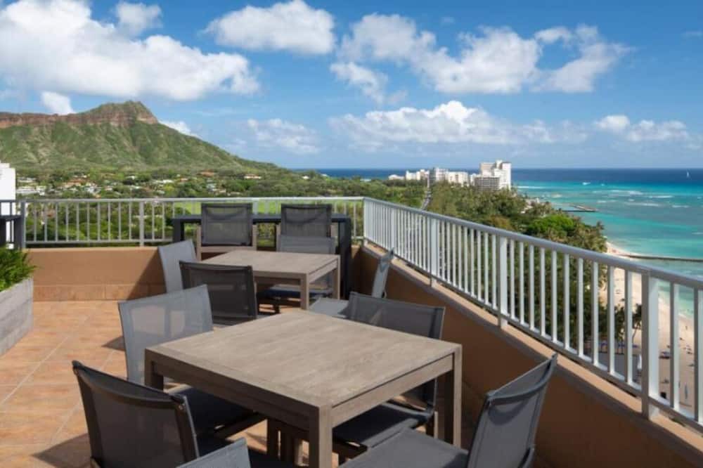 Waikiki Hotel | Your Home Away From Home! City View, Beachfront Property, Onsite Swimming Pool