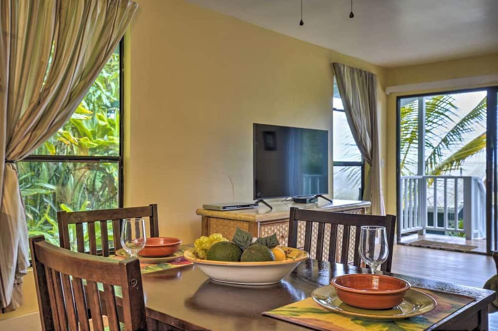 Honalo House | Pineapple Cottage surrounded by coffee plantations