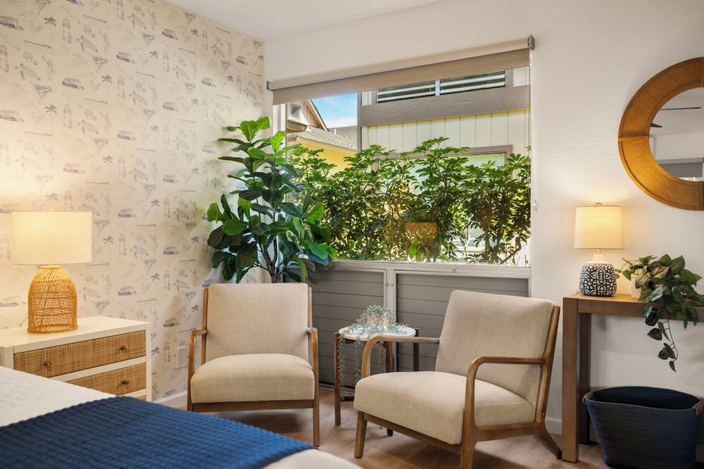 Princeville Condo | Modern & Clean Princeville studio with AC, private lanai, and fast Wi-Fi!