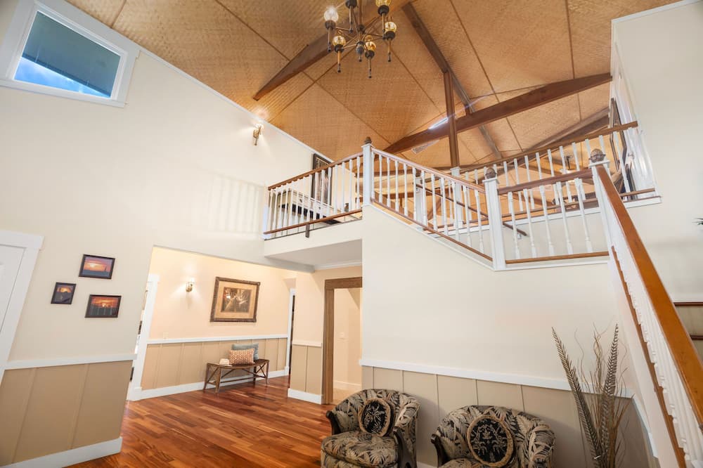 Princeville House | Lola Hale, Spacious Upgraded Hawaiiana House, A/C and Hot Tub