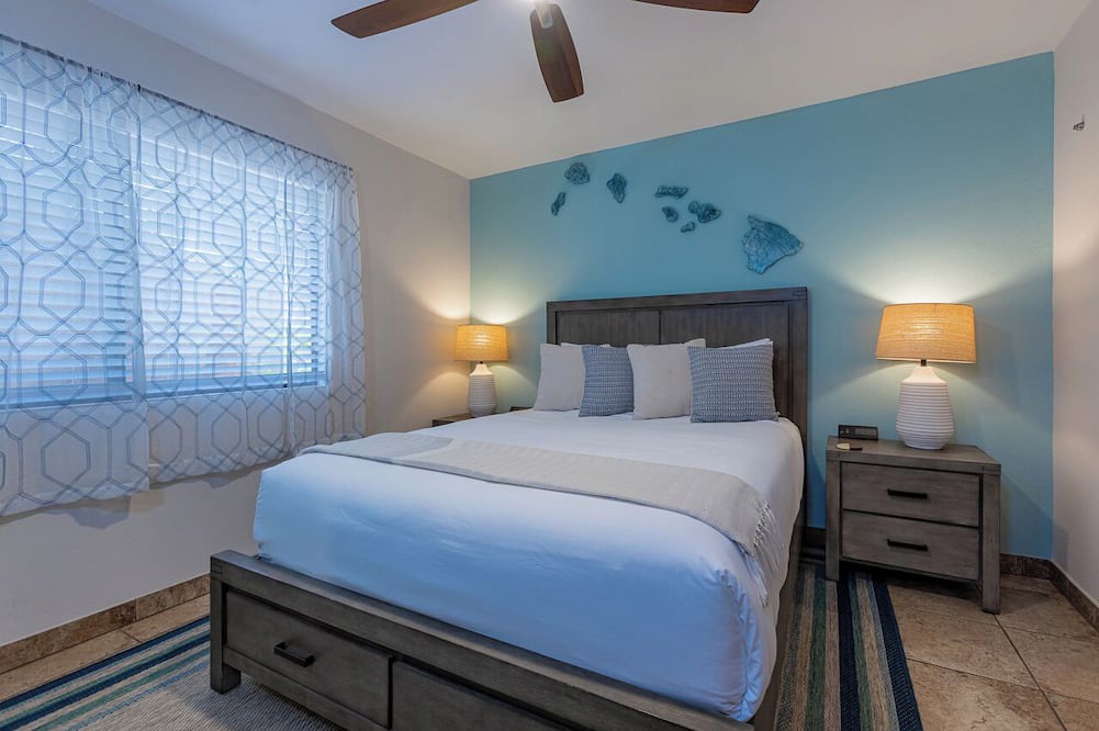 Kihei Condo | Renovated Condo Walk to Beach AC + Pool