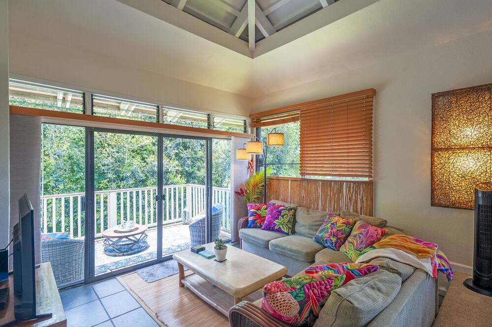 Princeville Condo | Relaxed island charm, large private lanai, near Anini Beach +shopping+dining