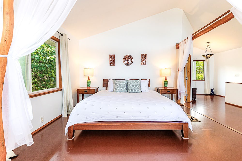 Keaau House | Hale Mar - Gorgeous Oceanfront Home with Private Pool & Hot Tub