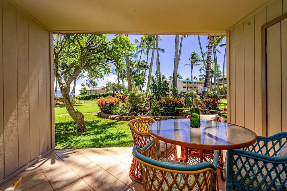 Ualapue Apartment | Dreamy oceanfront resort condo with pool, tennis courts, & beach access