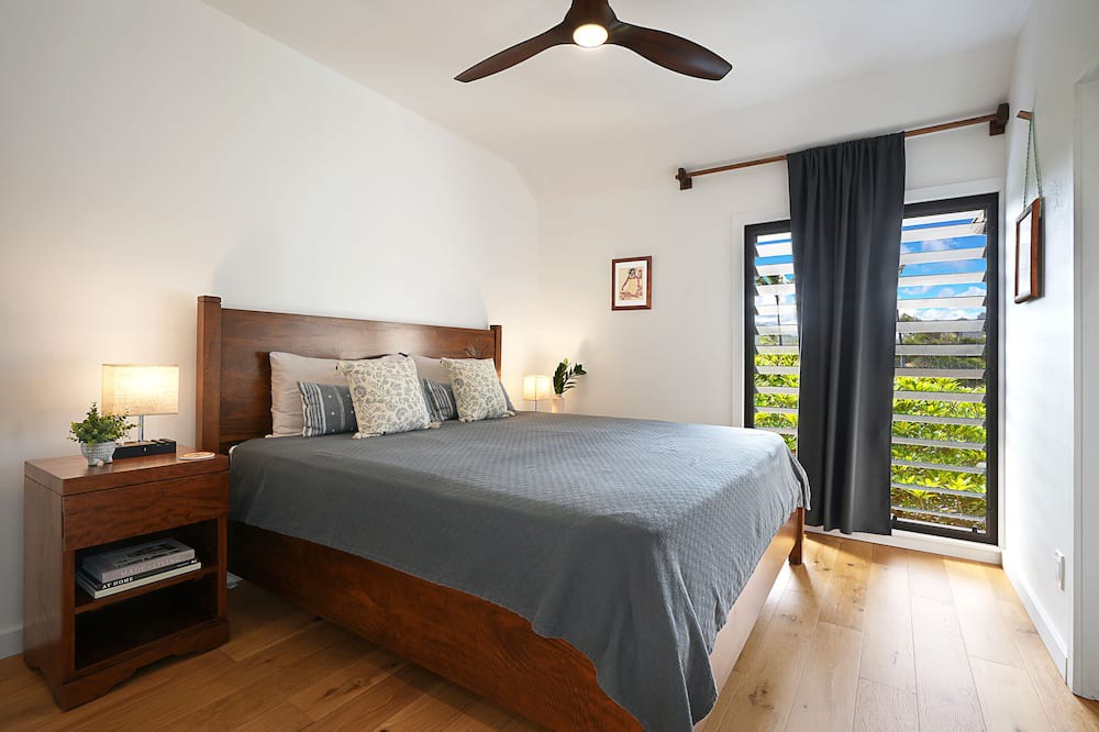 Lihue Condo | Renovation Complete! One Bedroom, Direct Ocean front -Everything inside is New!