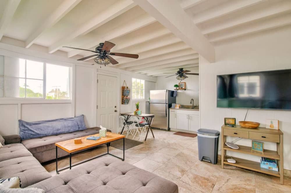 Hilo House | Pineapple Loft - Downtown Hilo wAC