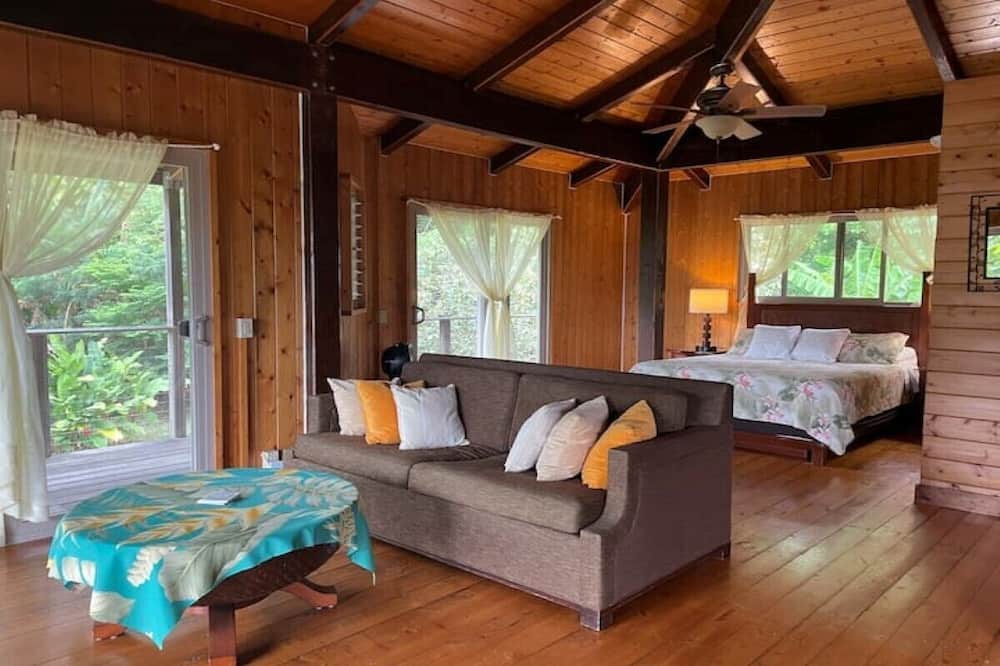 Hana Apartment | Stay in Hana Upstairs