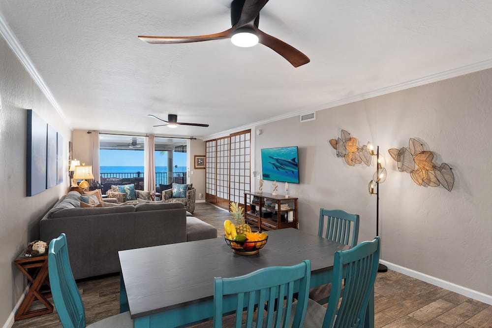 Kailua-Kona Condo | Fabulous Oceanfront Two Bedroom w/Huge Lanai & Central A/C!