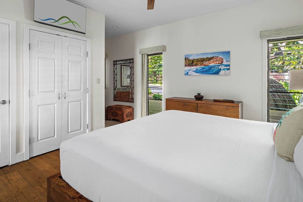 Poipu Condo | Poipu Sands 411 By Parrish Kauai: Private & end unit