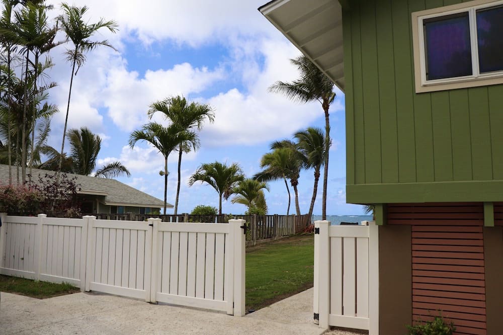 Punaluu House | Modern Oceanfront North Shore House, w/AC & volleyball net, near Kualoa Ranch
