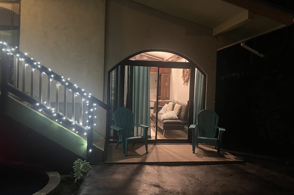 Honalo Apartment | Cute Loft Studio above Kona, surrounded by Coffee farms