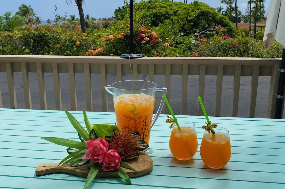 Keauhou Condo | Romantic Keauhou Retreat - Pool + Tropical Lanai