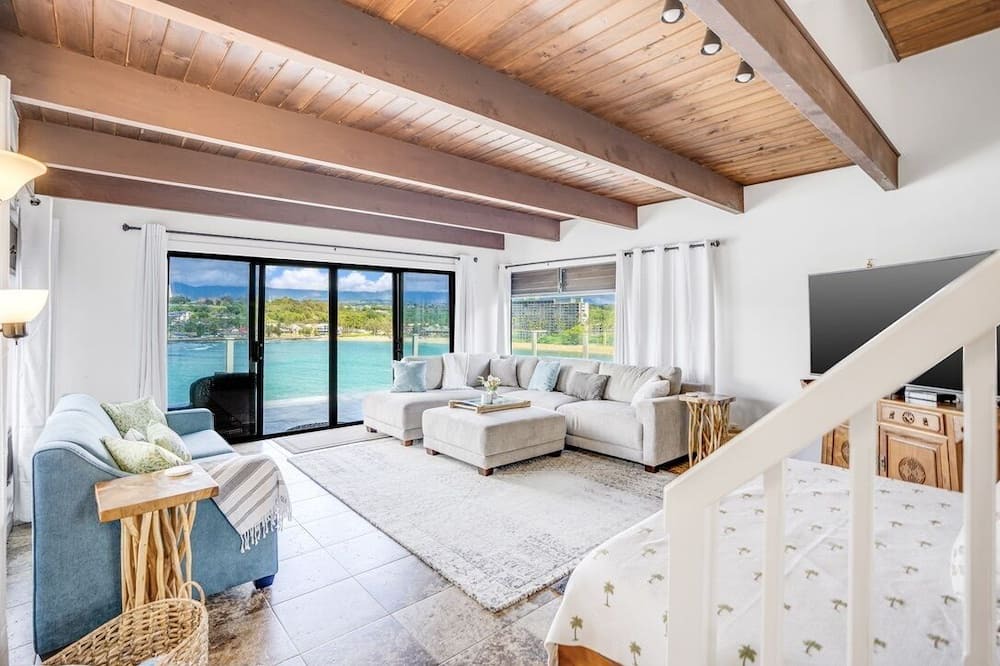 Lihue Condo | Private Cliffside Ohana Retreat at Kalapaki Beach!