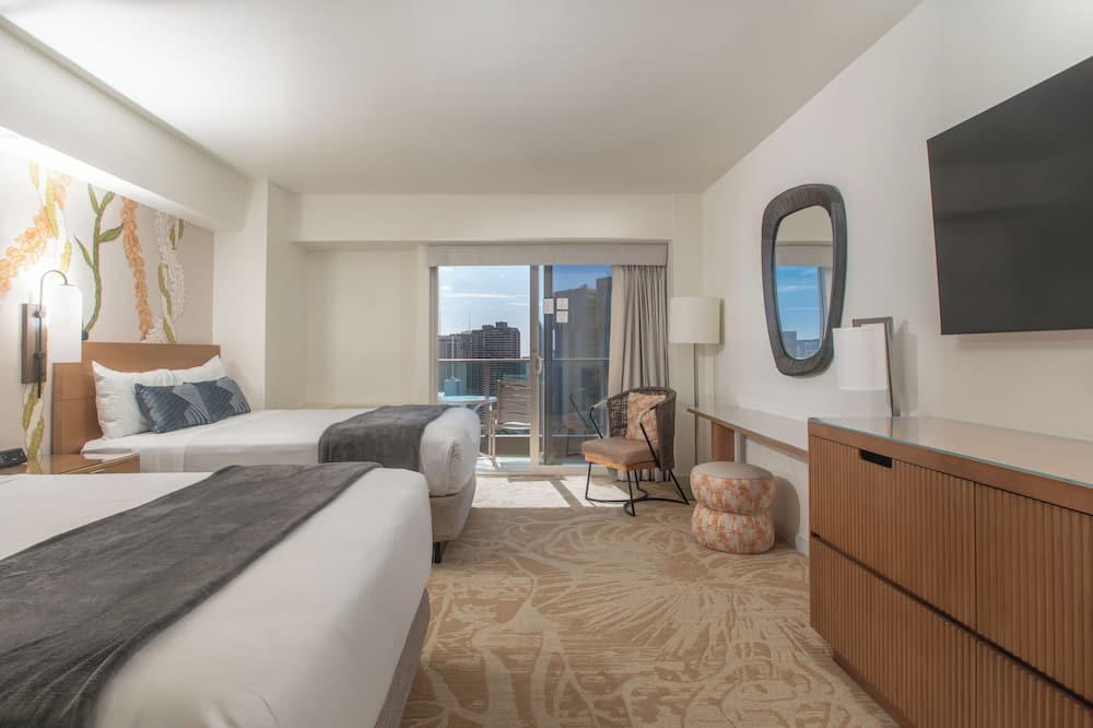 Ala Moana Condo | 29th floor studio with two full size beds