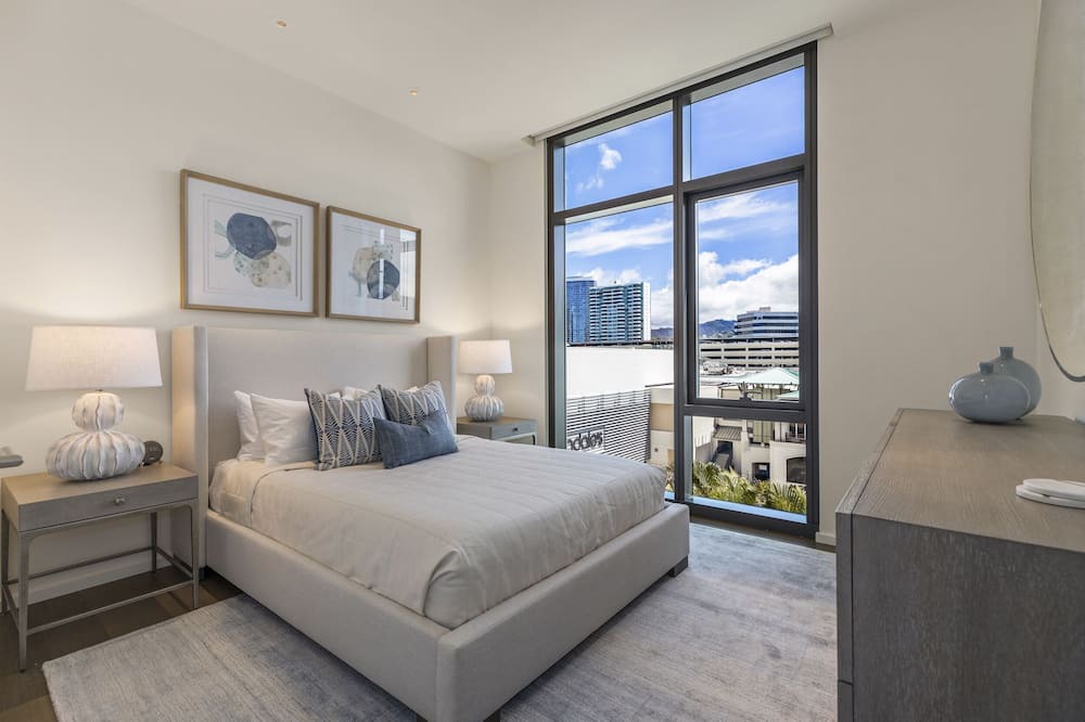 Ala Moana Condo | Luxury Condo w/Resort Pool/Spa, AC, Ocean View & Spacious Lanai: Park Lane Sky