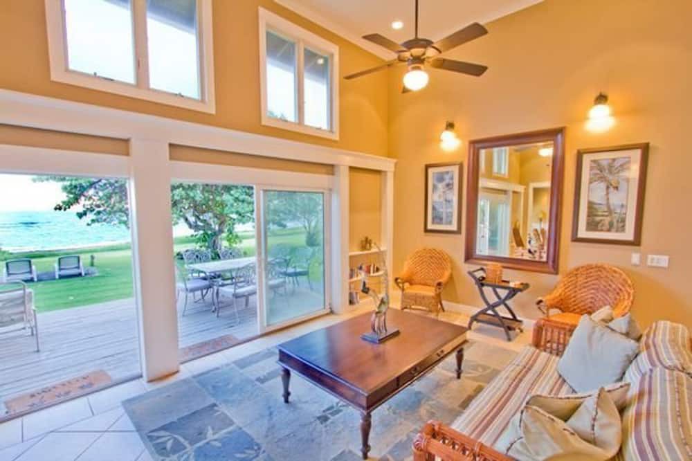 Kekaha House | Fabulous 5 br for 15 private beachfront Estate!