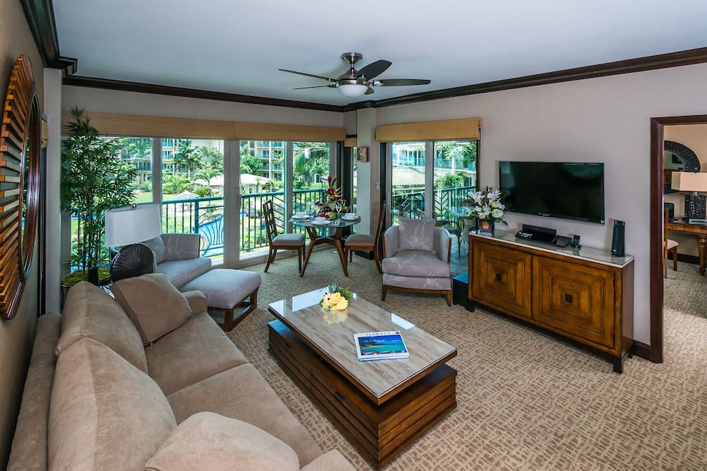 Wailua Condo | Waipouli Beach Resort Exquisite Oceanview Overlooking the Fantasy Pool